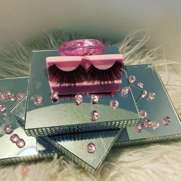 Too’Shiiny lashes “SchoolGirl Set” - Picture 4 of 6